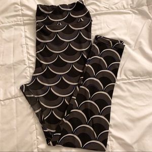 LuLaRoe Leggings TC Tall & Curvy - Rare Print